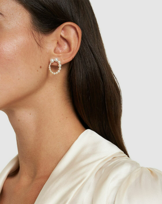 Pair of Petite Embrassée Mono Pearl Earrings by Sophie Bille Brahe
